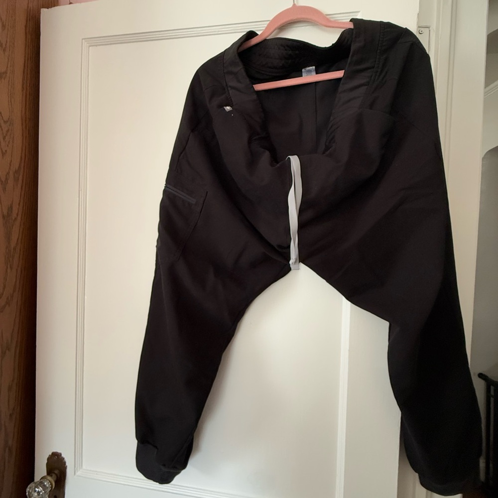 Fix joggers and scrub top.  XXL, joggers are petite.